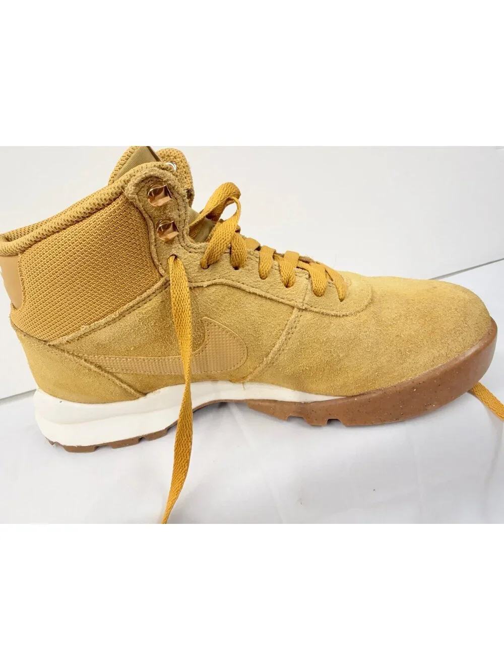 Nike Hoodland Suede Haystack Boots Gum Light Brown 654888-727 | Men's Size 8